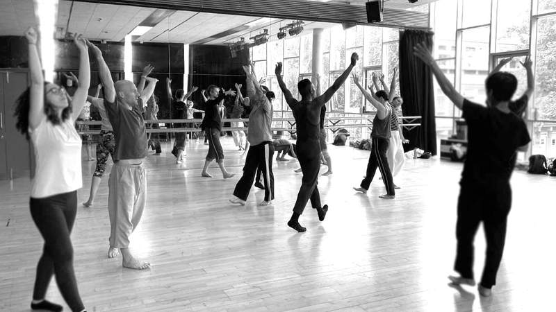 A Contact Improvisation workshop in progress
